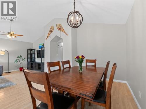 27 12Th Avenue, Whitehorse, YT - Indoor Photo Showing Dining Room