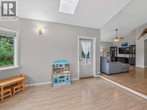 27 12Th Avenue, Whitehorse, YT - Indoor