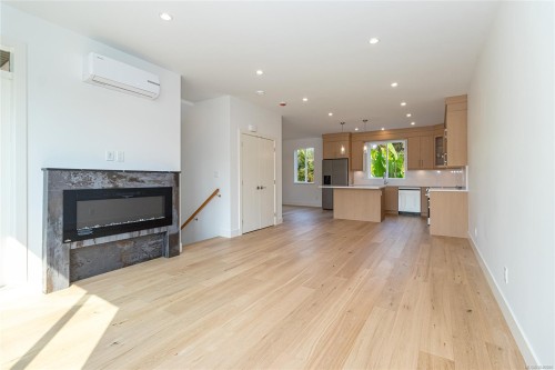 #1-1559 Ash Rd, Saanich, BC 