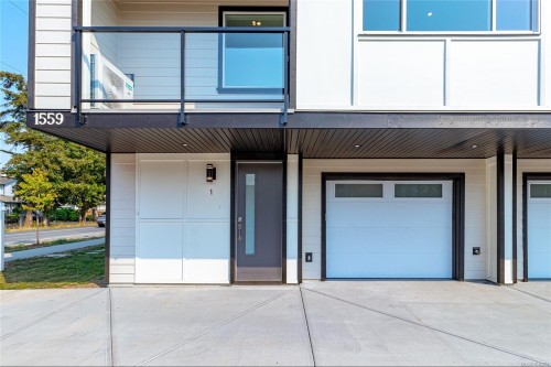#1-1559 Ash Rd, Saanich, BC 