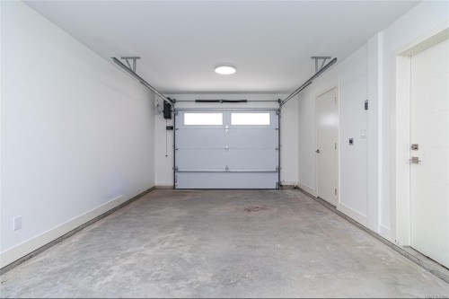#1-1559 Ash Rd, Saanich, BC 