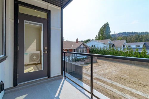 #1-1559 Ash Rd, Saanich, BC 