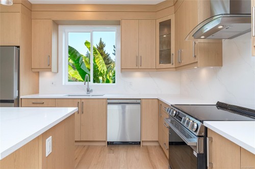 #1-1559 Ash Rd, Saanich, BC 