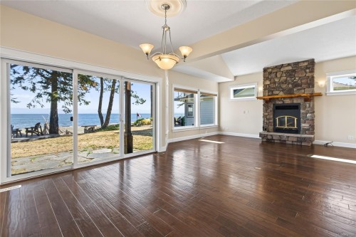 1776 Astra Rd, Comox, BC 