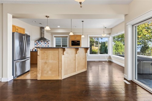 1776 Astra Rd, Comox, BC 