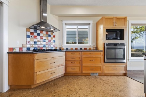 1776 Astra Rd, Comox, BC 