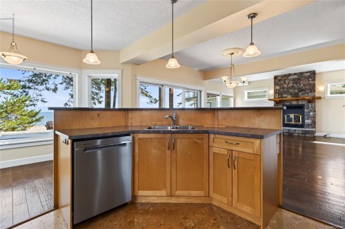 1776 Astra Rd, Comox, BC 