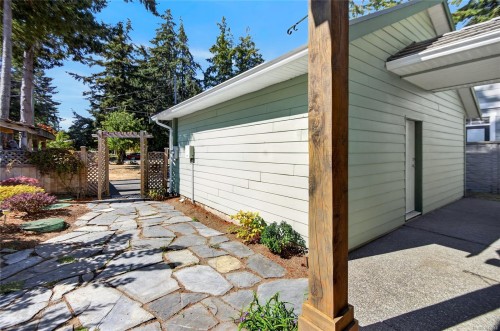 1776 Astra Rd, Comox, BC 