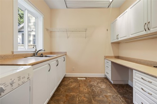1776 Astra Rd, Comox, BC 