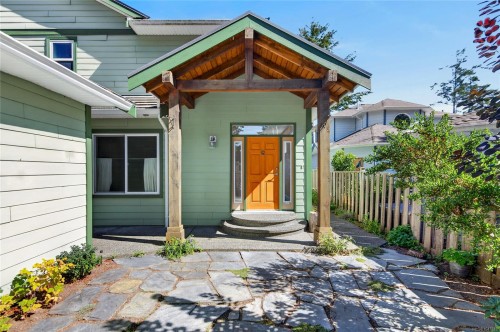1776 Astra Rd, Comox, BC 