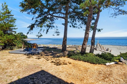 1776 Astra Rd, Comox, BC 