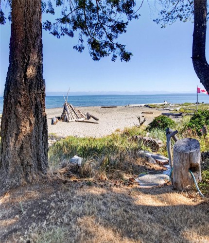 1776 Astra Rd, Comox, BC 