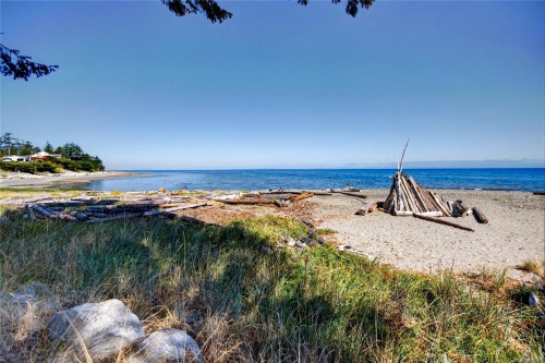 1776 Astra Rd, Comox, BC 