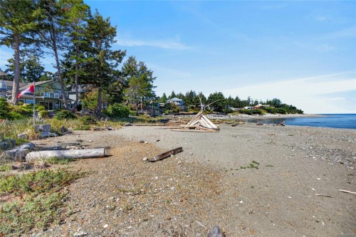 1776 Astra Rd, Comox, BC 