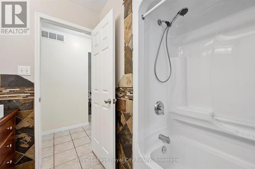 73 Waxwing Crescent, Guelph (Kortright Hills), ON - Indoor Photo Showing Bathroom