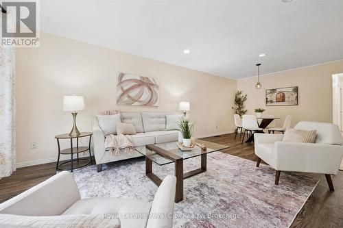 73 Waxwing Crescent, Guelph (Kortright Hills), ON - Indoor Photo Showing Living Room
