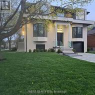 137 BANNOCKBURN AVENUE Toronto, ON M5M 2N4