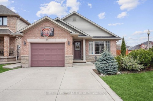 32 Sonoma Lane  Hamilton, ON L8E 6B5