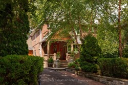 30 Kelsonia Avenue Toronto, ON M1M 1B3