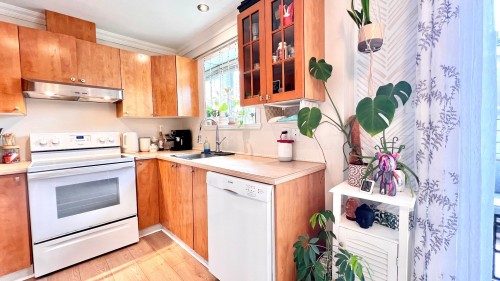 Kitchen - 110-5 Crois. De L'Oranger, Saint-Constant, QC - Indoor Photo Showing Kitchen