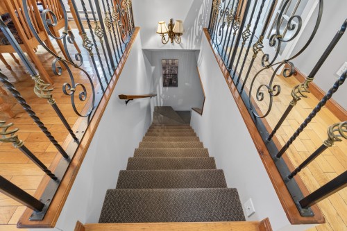 Escalier - 60 Ch. De St-Moritz, Saint-Sauveur, QC - Indoor Photo Showing Other Room