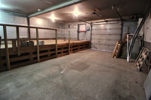 Loading Dock - 532 Rue Principale S., Amos, QC - Indoor Photo Showing Garage