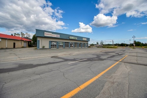 Front of Structure - 552 Rue Principale S., Amos, QC - Outdoor