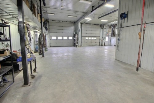 Workshop - 552 Rue Principale S., Amos, QC - Indoor Photo Showing Garage