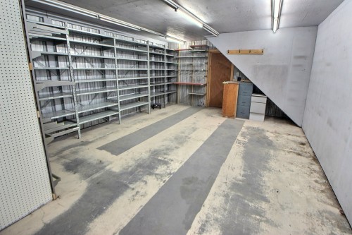 Warehouse - 552 Rue Principale S., Amos, QC - Indoor