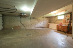 Garage - 
