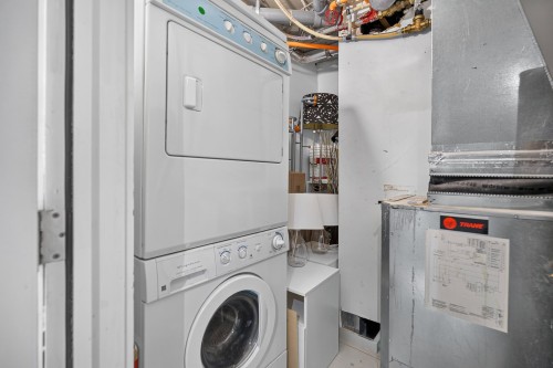 Salle de lavage - 402-350 Boul. De Maisonneuve O., Montréal (Ville-Marie), QC - Indoor Photo Showing Laundry Room