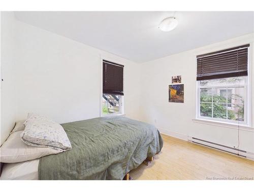 A & B-127 Cornhill St, Moncton, NB 