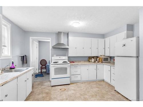 241 Saunders St, Fredericton, NB - Indoor Photo Showing Kitchen