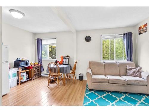 241 Saunders St, Fredericton, NB - Indoor Photo Showing Living Room
