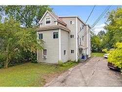 241 Saunders ST  Fredericton, NB E3B 1N5