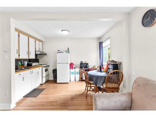 241 Saunders St, Fredericton, NB - Indoor