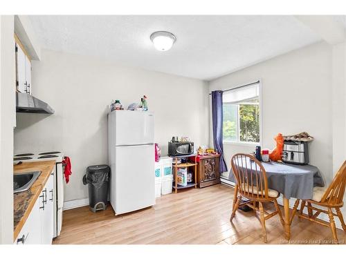 241 Saunders St, Fredericton, NB - Indoor