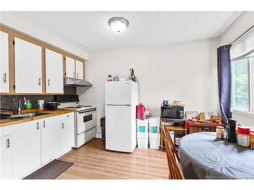 241 Saunders St, Fredericton, NB - Indoor Photo Showing Kitchen