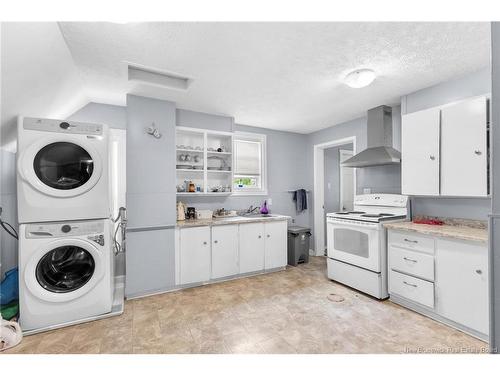 241 Saunders St, Fredericton, NB - Indoor Photo Showing Laundry Room