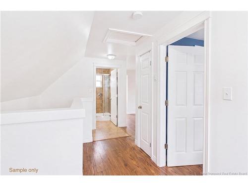 A & B-127 Cornhill St, Moncton, NB - Indoor Photo Showing Other Room