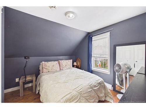 A & B-127 Cornhill St, Moncton, NB - Indoor Photo Showing Bedroom