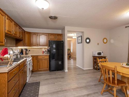 80 Peter Street, Thunder Bay, ON - Indoor Photo Showing Kitchen