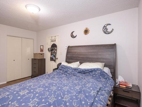 80 Peter Street, Thunder Bay, ON - Indoor Photo Showing Bedroom