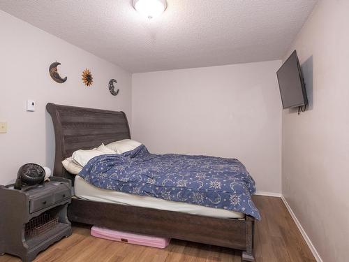 80 Peter Street, Thunder Bay, ON - Indoor Photo Showing Bedroom