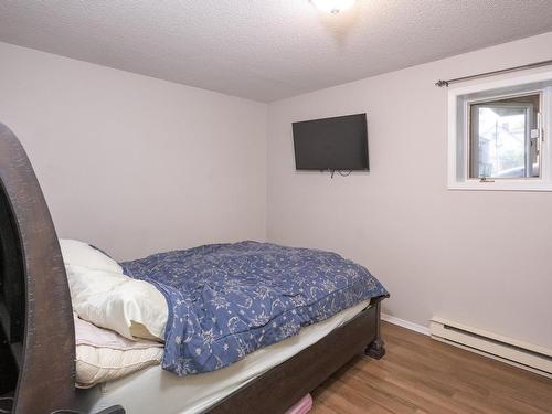 80 Peter Street, Thunder Bay, ON - Indoor Photo Showing Bedroom
