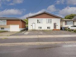80 Peter Street Thunder Bay, ON P7A 5H3