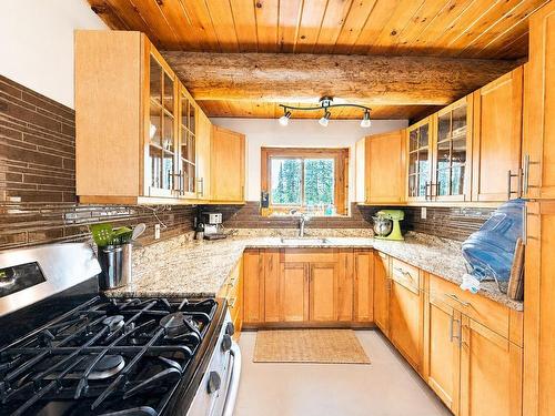 194 Old Silver Mountain Road, Thunder Bay, ON - Indoor Photo Showing Kitchen