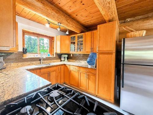 194 Old Silver Mountain Road, Thunder Bay, ON - Indoor Photo Showing Kitchen