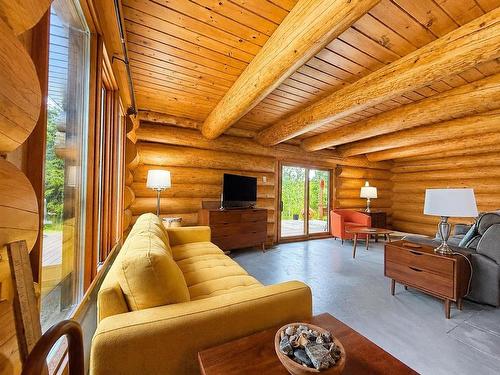 194 Old Silver Mountain Road, Thunder Bay, ON - Indoor Photo Showing Living Room