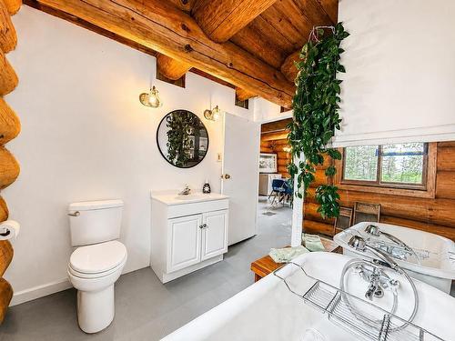 194 Old Silver Mountain Road, Thunder Bay, ON - Indoor Photo Showing Bathroom
